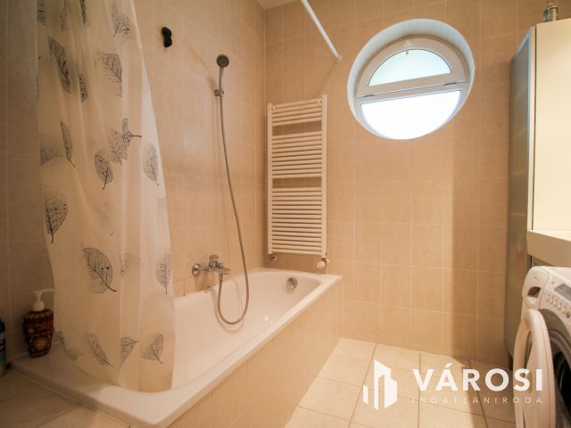 Eladó lakás a Római-part közelében