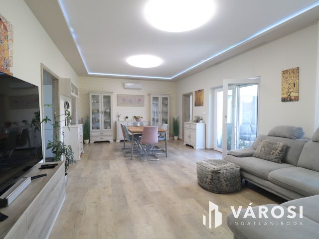 Minden igényt kielégítő, családi ház Algyőn !!!