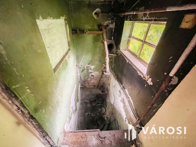 Felújítandó sorház természetközeli helyen!