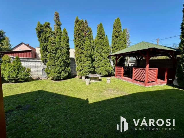 PRÉMIUM 4 HÁLÓSZOBÁS CSALÁDI HÁZ KIADÓ DEBRECENBEN!